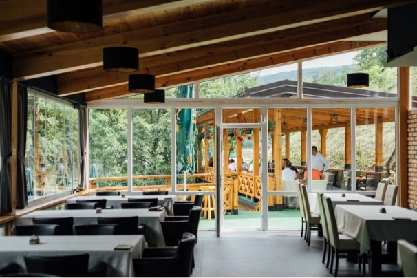 The interior of the restaurant Goja